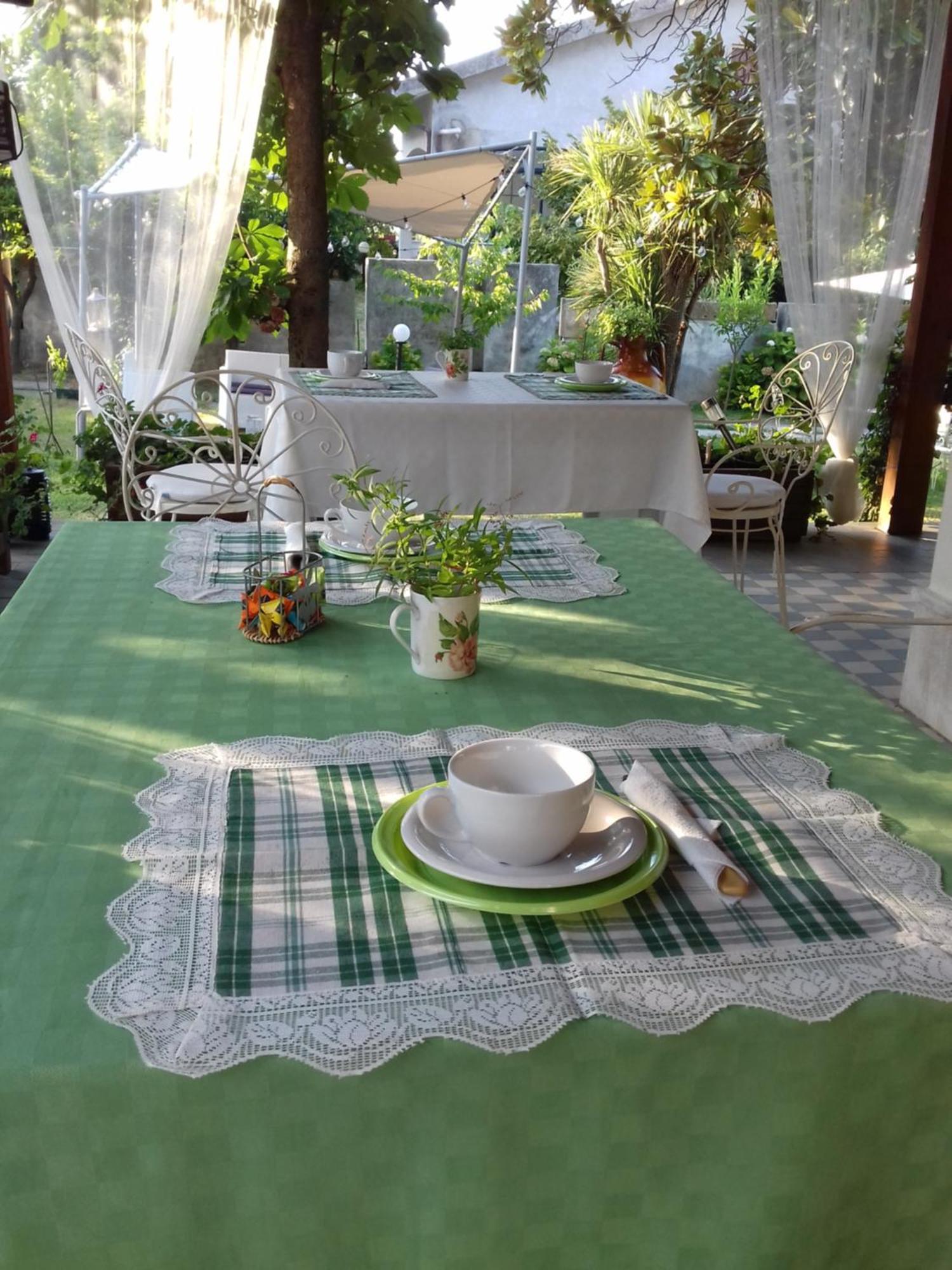 Carol E Bed & Breakfast *